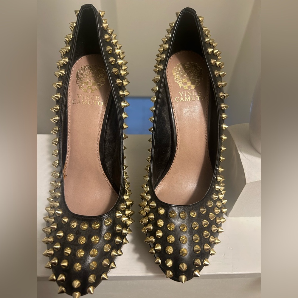 Vince Camuto Madelyn black spiked heels size 8